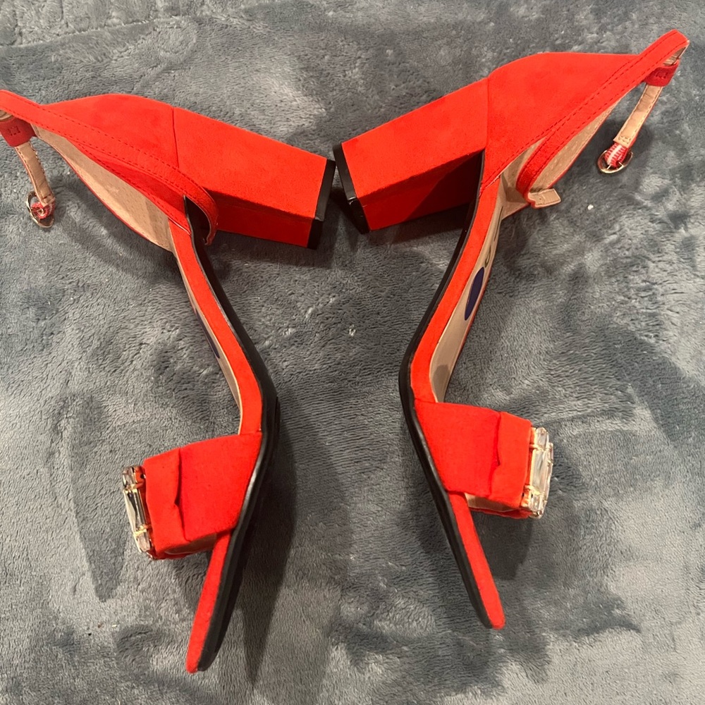 UNISA RED HEELS , never been worn